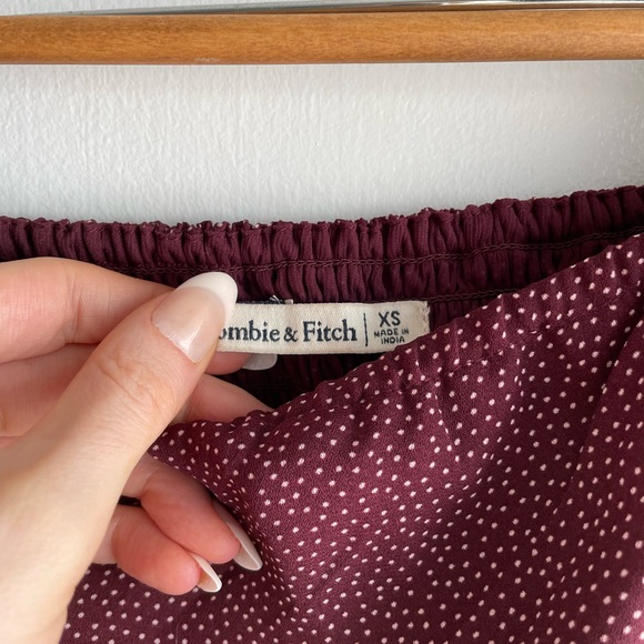 Abercrombie & Fitch Smocked Back Fitted Top with Balloon Sleeves XS Burgundy - Picture 9 of 12
